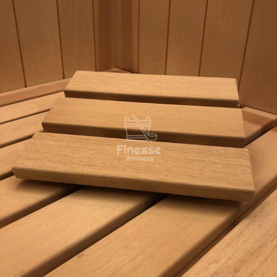 Comfortabele saunahoofdsteun van Abachi hout - Finesse Wellness BV